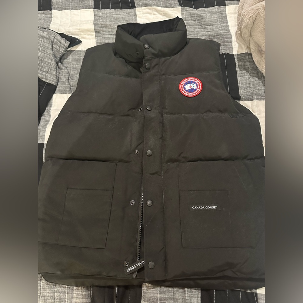 Canda Goose unisex black down vest